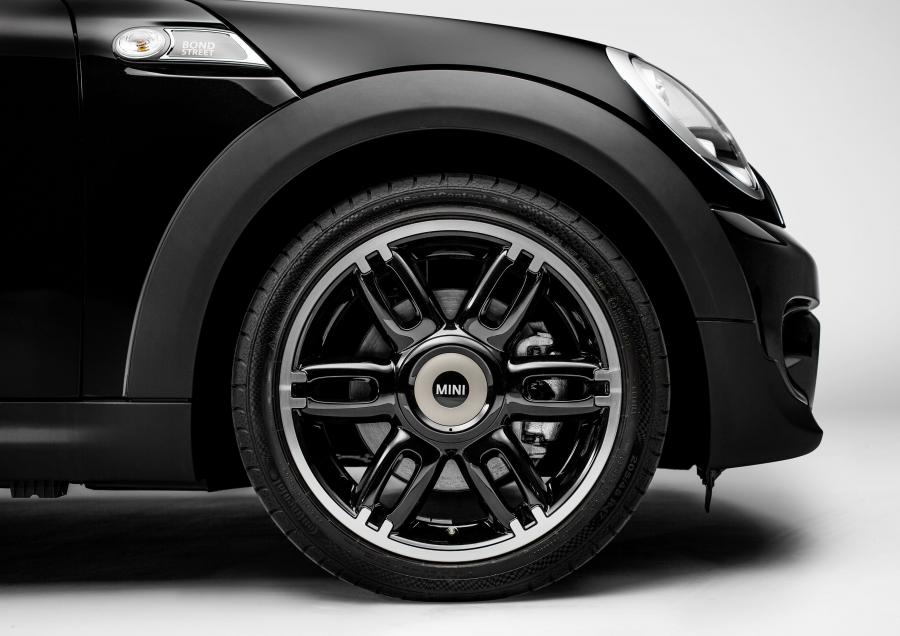  Mini Clubman Cooper S Bond Street Black 2013 года  (фото 13 из 18)